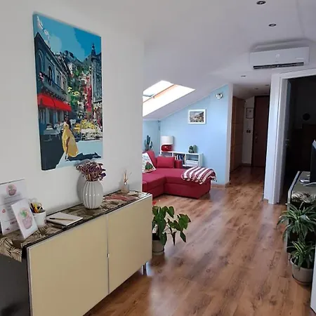 La Mia Mansardina Apartment *
